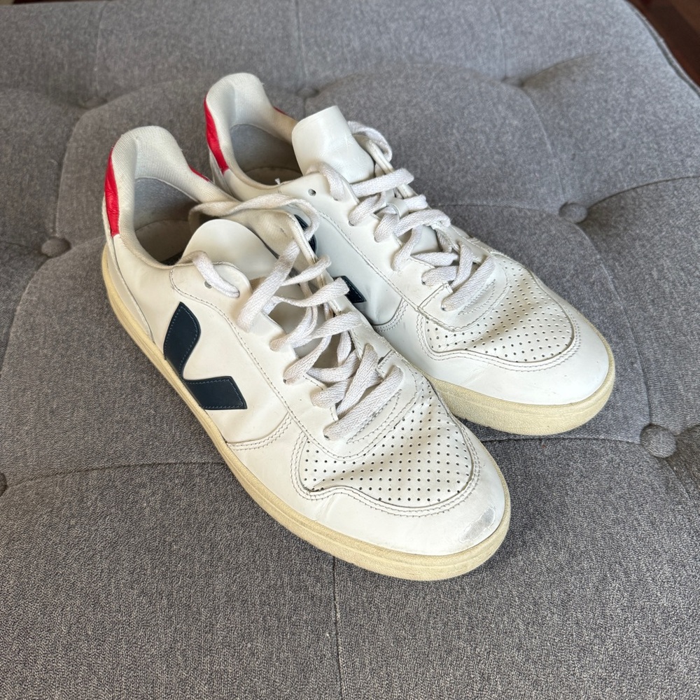 Veja V-10 sneakers